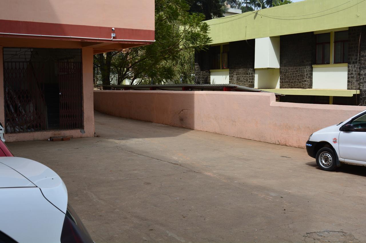 Hotel Blue Hills International Udagamandalam Exterior foto
